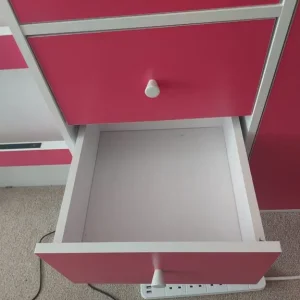 2 x Cabin Beds - 1 Black, 1 Pink - Image 3