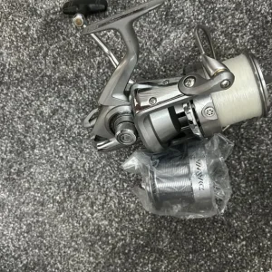 Reel, fishing, wychwood riot big pit 75 & 65 reels, Daiwa crosscuts X5000 and spare spools - Image 2
