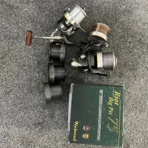 Reel, fishing, wychwood riot big pit 75 & 65 reels, Daiwa crosscuts X5000 and spare spools - Image 8