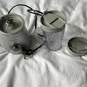 Kenwood smoothie 2go SB050 smoothie maker