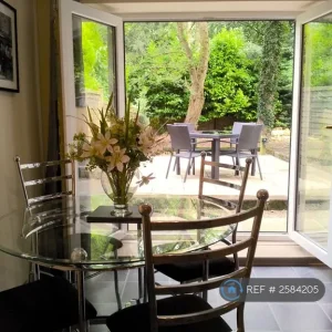 1 bedroom flat in Spring Grove, Harrogate, HG1 (1 bed) (#2584205) - Image 2