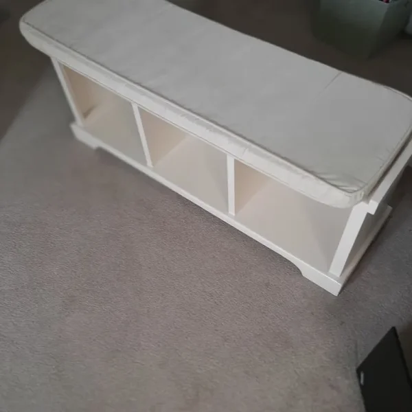 WHITE WOODEN SHOE STORAGE WITH SEAT