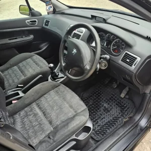 2004 Peugeot 307 1.6 S 16V [AC] 5dr HATCHBACK Petrol Manual - Image 8