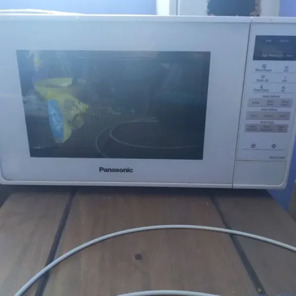 2 x mini cooker and 2 x microwaves