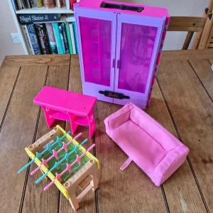 Selection of Barbie's plus accessories - Image 4