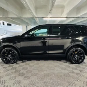2015 Land Rover Discovery Sport 2.0 TD4 HSE Black Auto 4WD Euro 6 (s/s) 5dr Estate Diesel Automatic - Image 2
