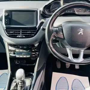 2013 Peugeot 2008 Allure 1.6 e-HDi 5-door hatchback - Image 6