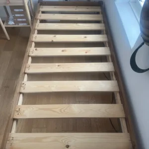 Solid wood bed frame - Image 2