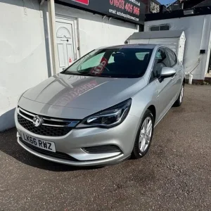 2016 Vauxhall Astra 1.6 CDTi EcoFLEX Design Euro 6 5-door hatchback diesel manual - Image 3