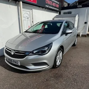2016 Vauxhall Astra 1.6 CDTi EcoFLEX Design Euro 6 5-door hatchback diesel manual - Image 4