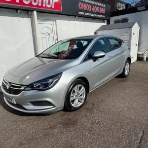 2016 Vauxhall Astra 1.6 CDTi EcoFLEX Design Euro 6 5-door hatchback diesel manual - Image 5