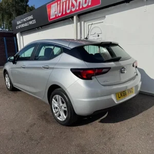 2016 Vauxhall Astra 1.6 CDTi EcoFLEX Design Euro 6 5-door hatchback diesel manual - Image 8