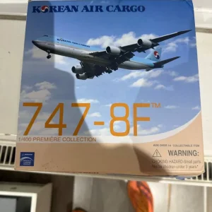 1/400 scale Boeing 747/8F model - Image 6