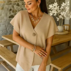 A catalogue selling clothes and accessories - Image 6