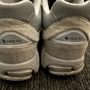 New Balance 2002R Gore-Tex – Grey – UK 10.5 - Image 2