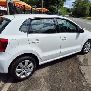 2010 Volkswagen Polo SE DSG Hatchback Petrol Semi Automatic - Image 5