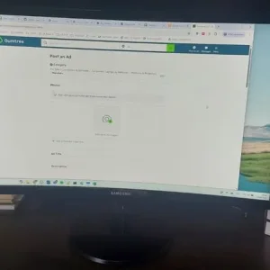 Samsung 24" CF390 Full HD Curved Monitor - Image 2
