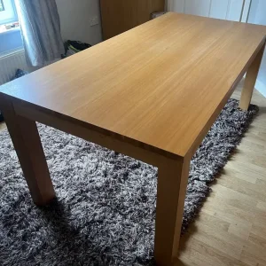 Furniture Village Gamba Dining table and four chairs - Image 2