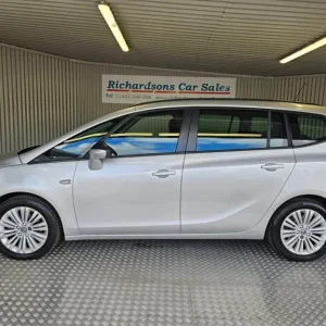 2017 Vauxhall Zafira Tourer 1.4i Turbo MPV - Image 8