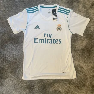 Real Madrid Ronaldo 7 Men's Medium Shirt