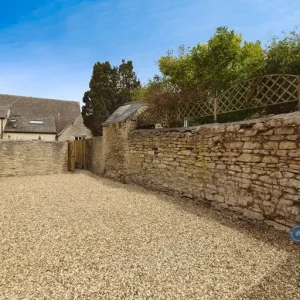 2 bedroom end of terrace house in Oakham, Rutland - Image 3