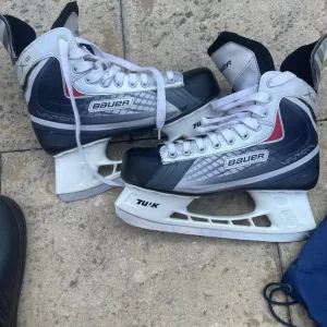 Bauer ice skating boots size 10