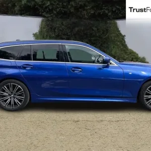 2021 BMW 3 Series 318i M Sport 5-door with digital dash and heated seats - Image 3