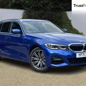 2021 BMW 3 Series 318i M Sport 5-door with digital dash and heated seats