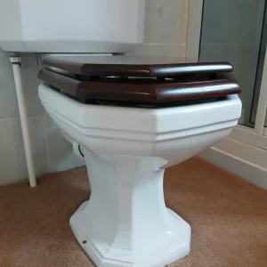 Bathroom pottery - Image 7