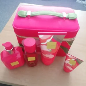Ted baker case with lotions and spray - Image 4