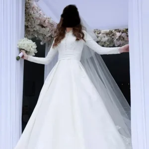 Pronovias Wedding Dress Size 8 - Image 4