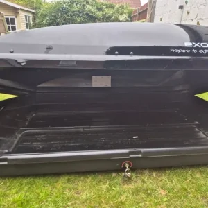 Roof box top box gloss black in good condition - Image 6