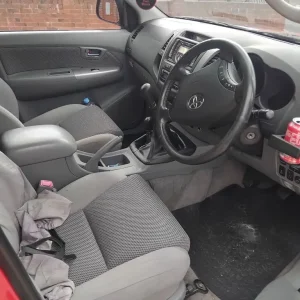 Toyota Hilux 2011 Pickup, 2982cc, Manual Transmission - Image 5