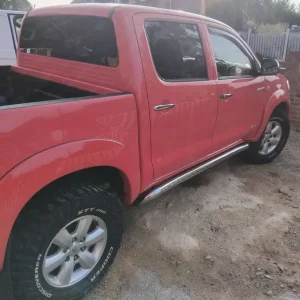 Toyota Hilux 2011 Pickup, 2982cc, Manual Transmission - Image 6