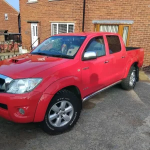 Toyota Hilux 2011 Pickup, 2982cc, Manual Transmission - Image 8