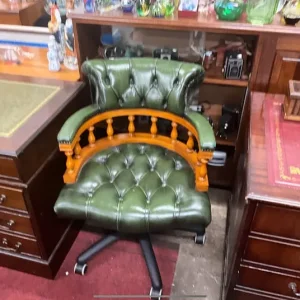 LOVELY CAPTAINS CHAIR IN GOOD CONDITION