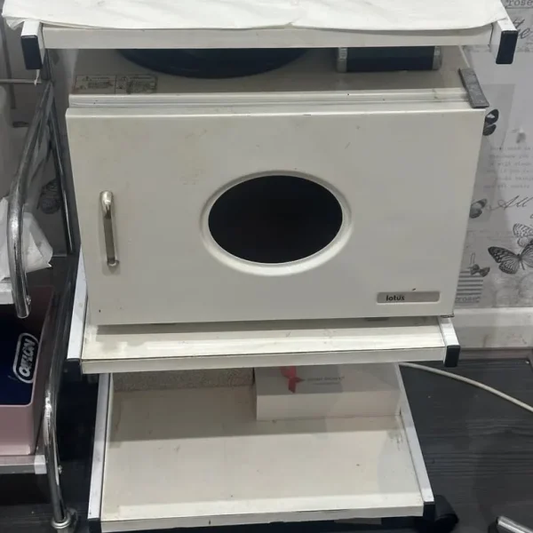 Towel heater with moving unit