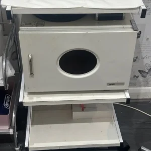 Towel heater with moving unit