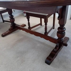 Dining table and chairs - Image 3