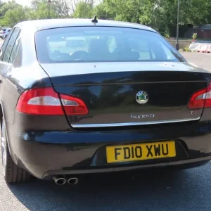 2010 Skoda Superb 2.0 TDI Elegance Euro 4 5-door hatchback diesel manual - Image 5