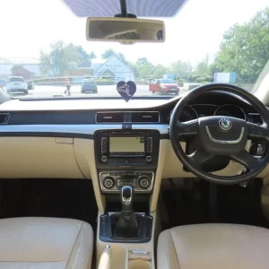 2010 Skoda Superb 2.0 TDI Elegance Euro 4 5-door hatchback diesel manual - Image 7