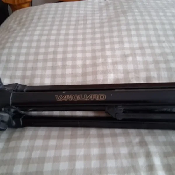 Vanguard VT910 tripod