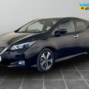 2018 Nissan Leaf 40kWh 2.0L Electric 5-door with Heated Seats and 360 Camera - Image 6