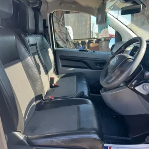 2020 Citroen Dispatch 2.0 BlueHDi 120 Enterprise Panel Van - Image 4