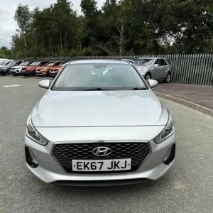 2017 Hyundai i30 SE Nav CRDi Blue Drive 1.6 Diesel Hatchback - Image 8
