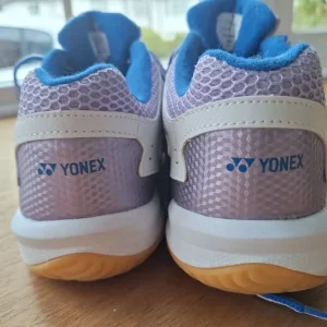Yonex Power Cushion 35L badminton shoes size 7.5 women