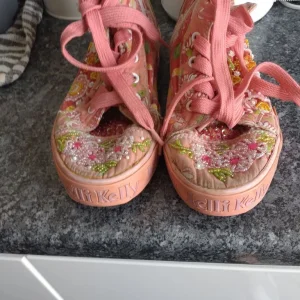 Pair of girls Lelli Kelly boot trainers size 3
