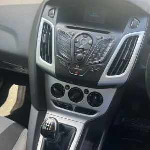 Ford Focus Hatchback 2012 Manual 1.6L - Image 6
