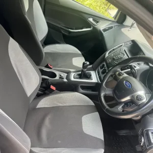 Ford Focus Hatchback 2012 Manual 1.6L - Image 8