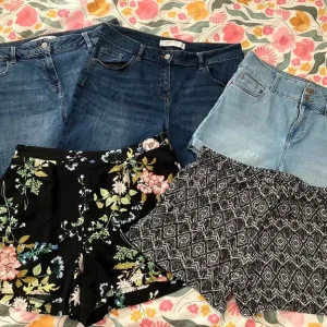 Ladies size 14 shorts